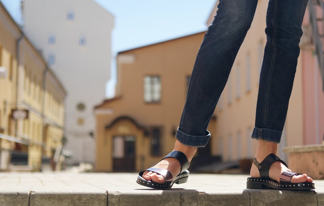 Top 5 sandalias negras para mujer: mejora tu outfit | Impuls